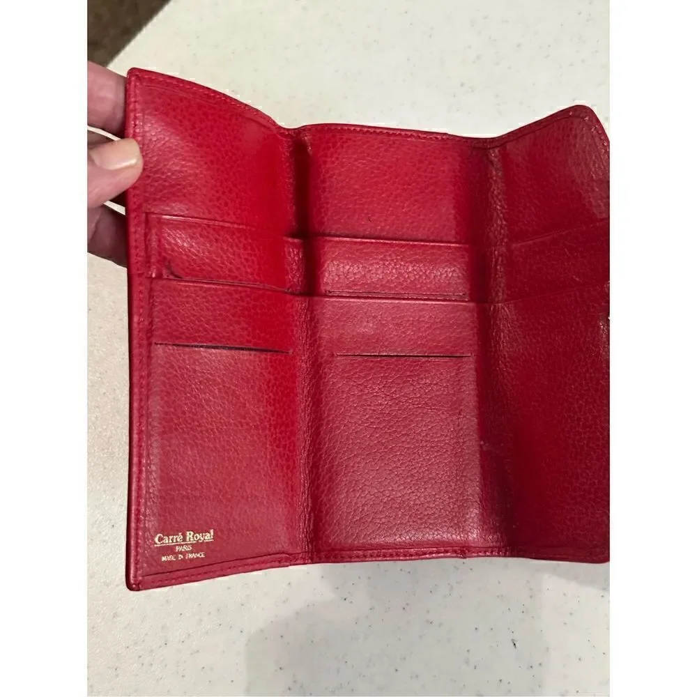 Carre Royal Women's Leather Trifold Kiss Lock Wallet Red